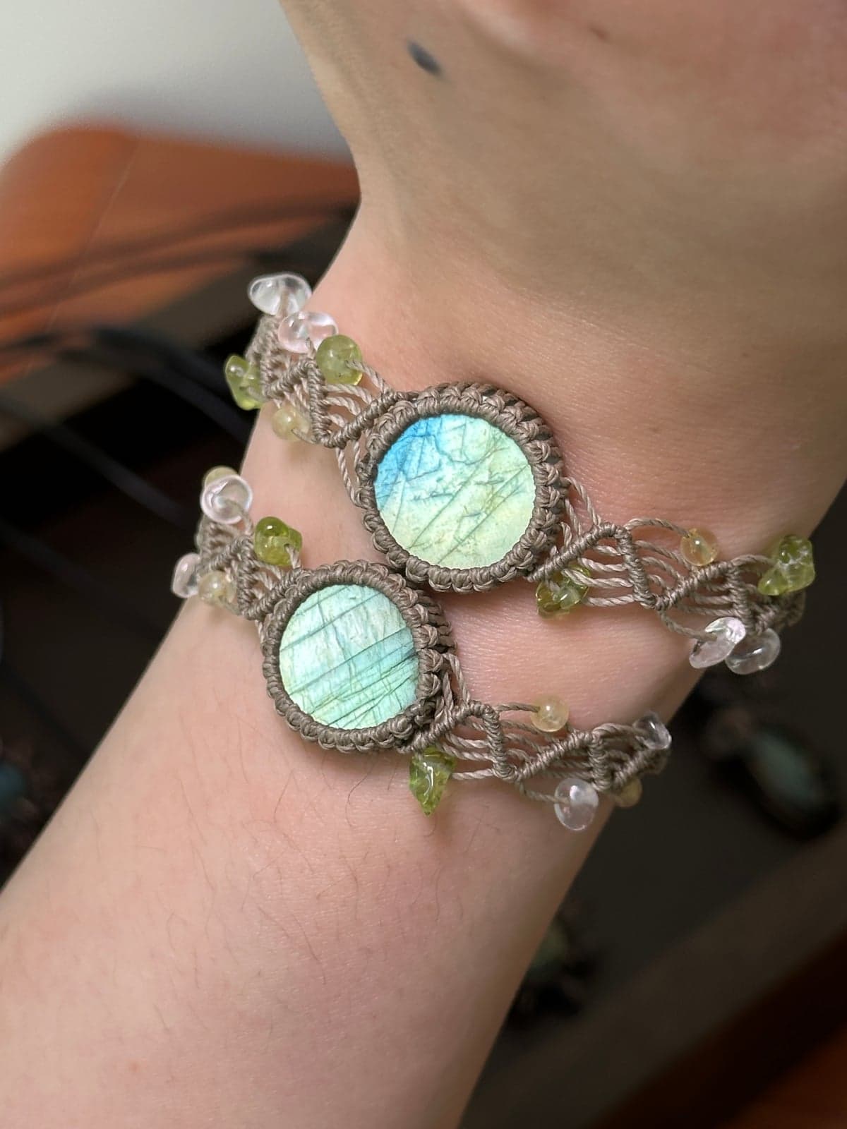 Pale Green-Gold Flash Macramé Bracelet